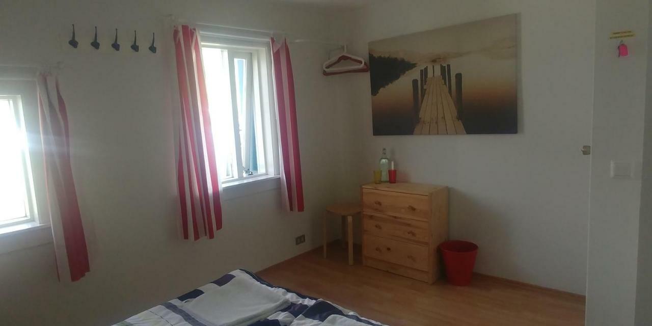 East Iceland Homestay Eskifjörður Exteriör bild