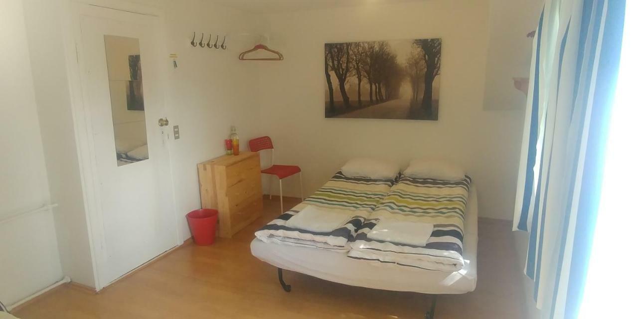 East Iceland Homestay Eskifjörður Exteriör bild